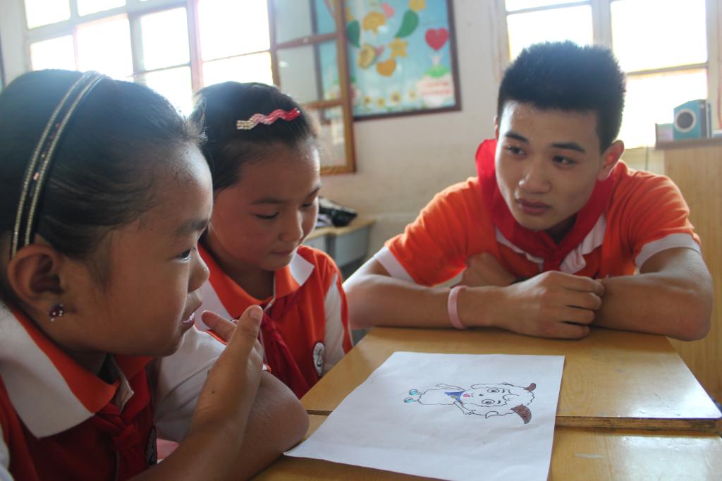 我们在路上:外国语学院"三下乡"活动侧记