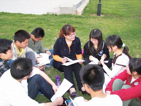爱岗敬业 教书育人——理学院优秀青年教师孙侠侧记
