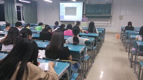 让诚信之花开遍心灵:外国语学院开展诚信教育