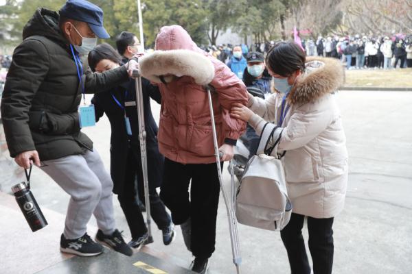 新华全媒+| 2022年全国硕士研究生招生考试拉开帷幕 新华全媒+| 2022年全国硕士研究生招生考试拉开帷幕