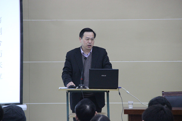 秦环龙教授作学术报告