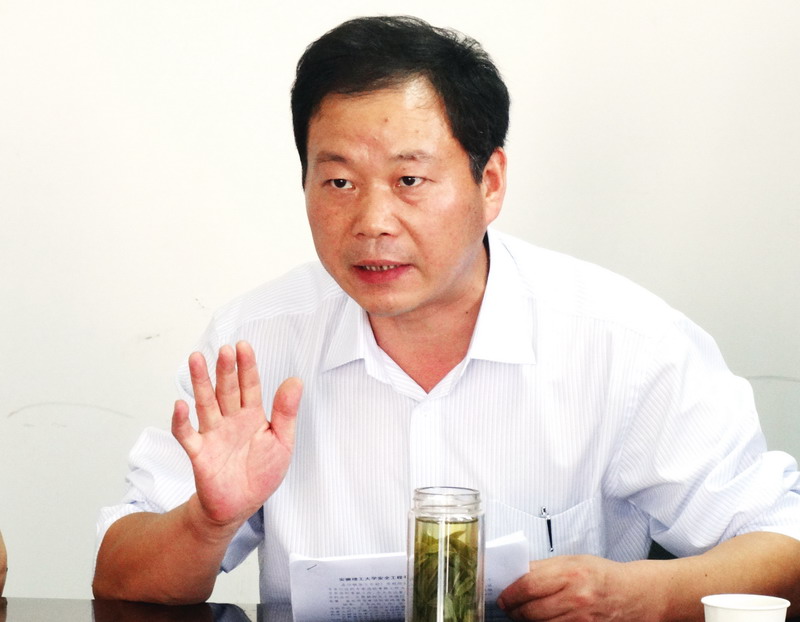 教务处处长宫能平部署下一阶段教学工作