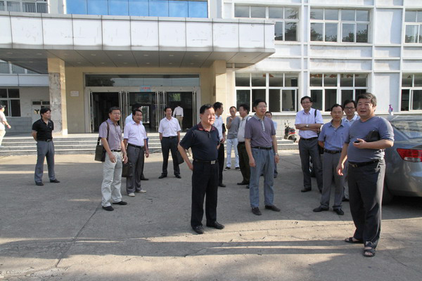 刘泽功副校长、孟祥瑞副校长在北区检查指导工作